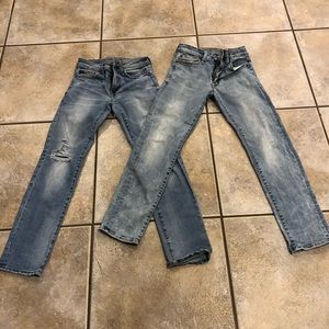 2 pair of American Eagle jeans. 26 x 30.